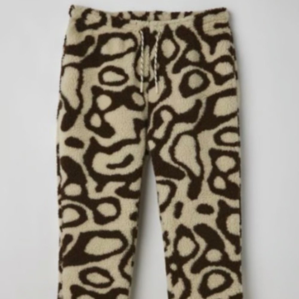 NWT Parks Project Unisex Yellowstone Geysers High Pile Fleece Jogger - Medium